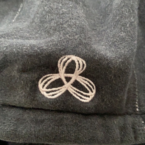 TNA Hoodie - Picture 4 of 4